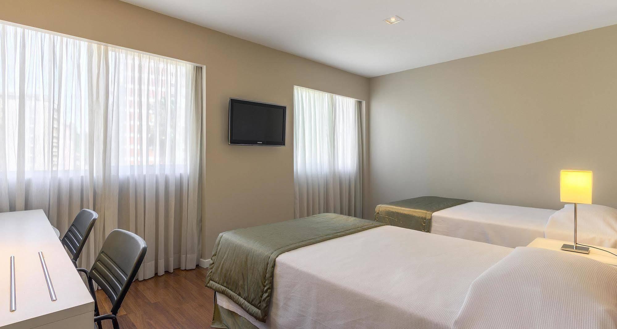 Nacional - Proximo Ao Complexo Hospitalar Santa Casa E Ufrgs Porto Alegre