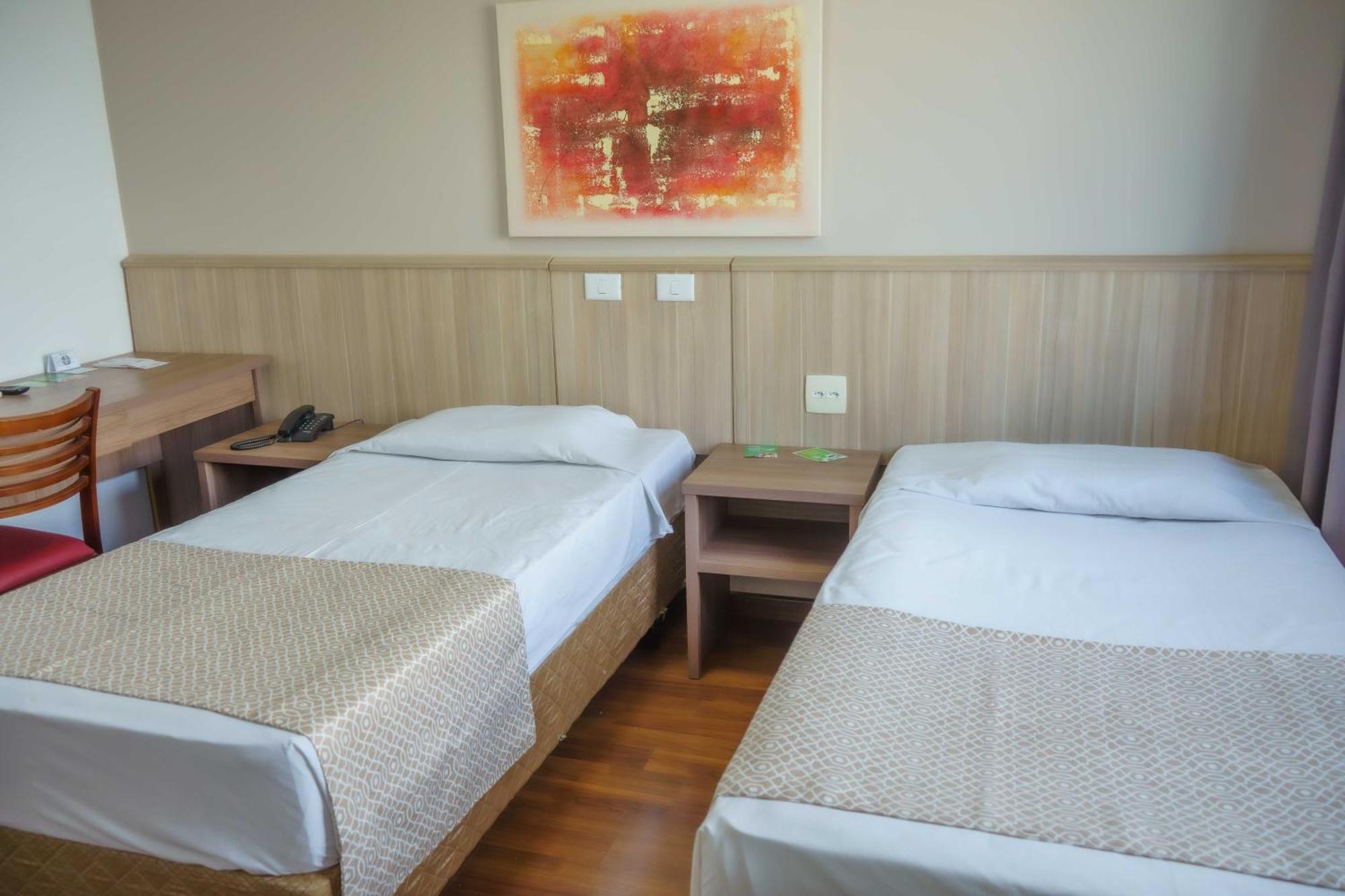 Nacional - Proximo Ao Complexo Hospitalar Santa Casa E Ufrgs 酒店 3*