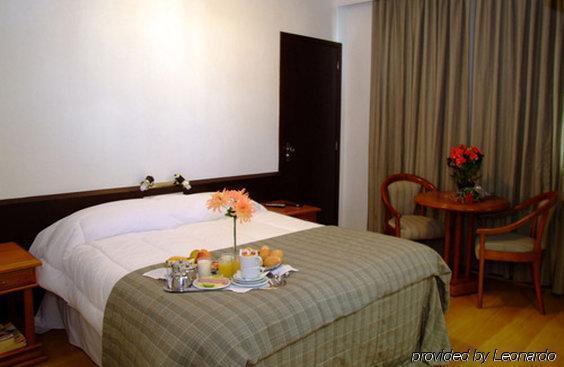 Nacional - Proximo Ao Complexo Hospitalar Santa Casa E Ufrgs 3*